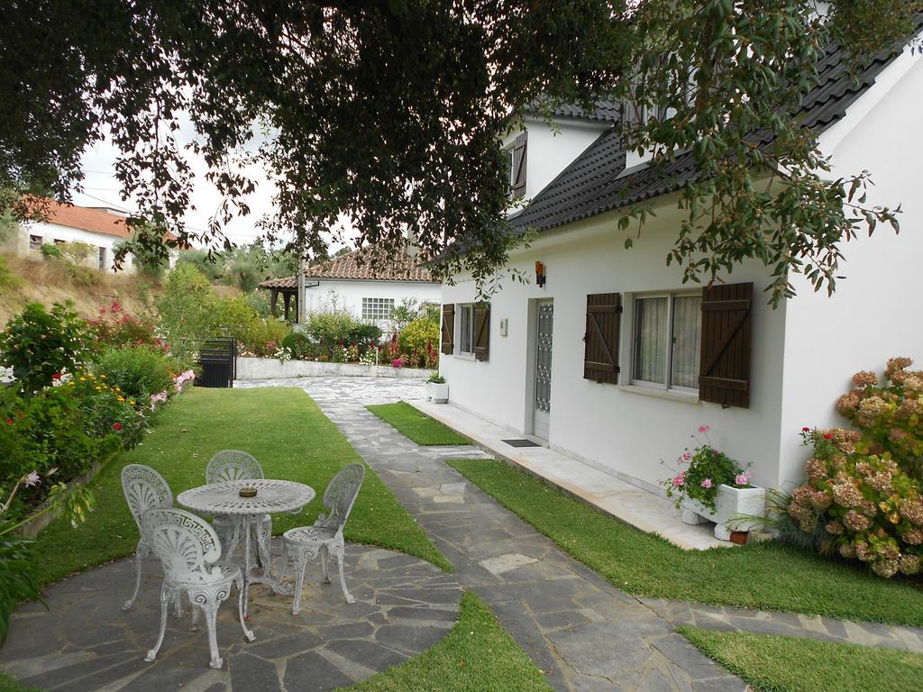 Casa Da Costureira Guest House Olival Exterior foto